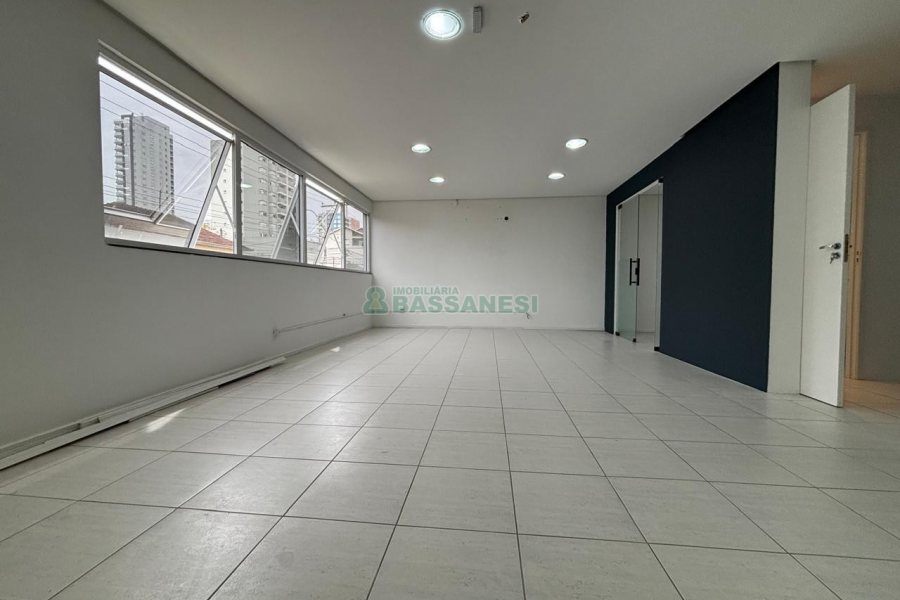 Sala com 92m², no bairro Panazzolo em Caxias do Sul para Alugar