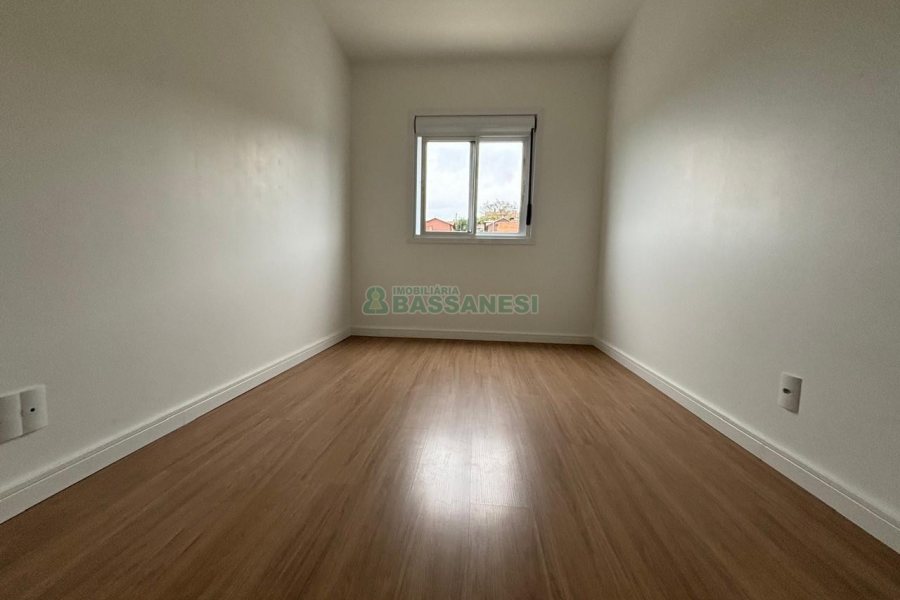 Apartamento com 62m², 2 dormitórios, 1 vaga, no bairro Kayser em Caxias do Sul para Alugar