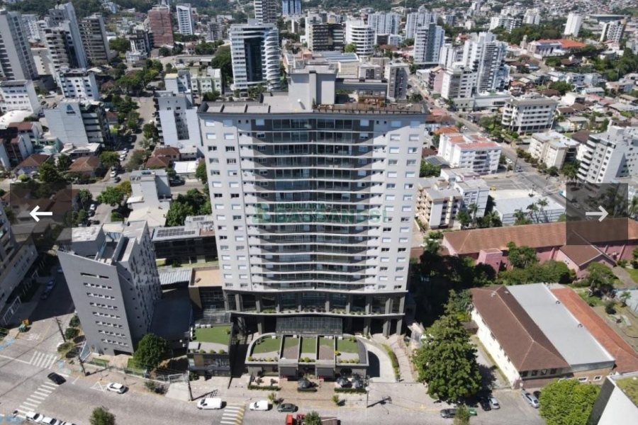 Apto Mobiliado com 251m², 3 dormitórios, no bairro Centro em Caxias do Sul para Alugar