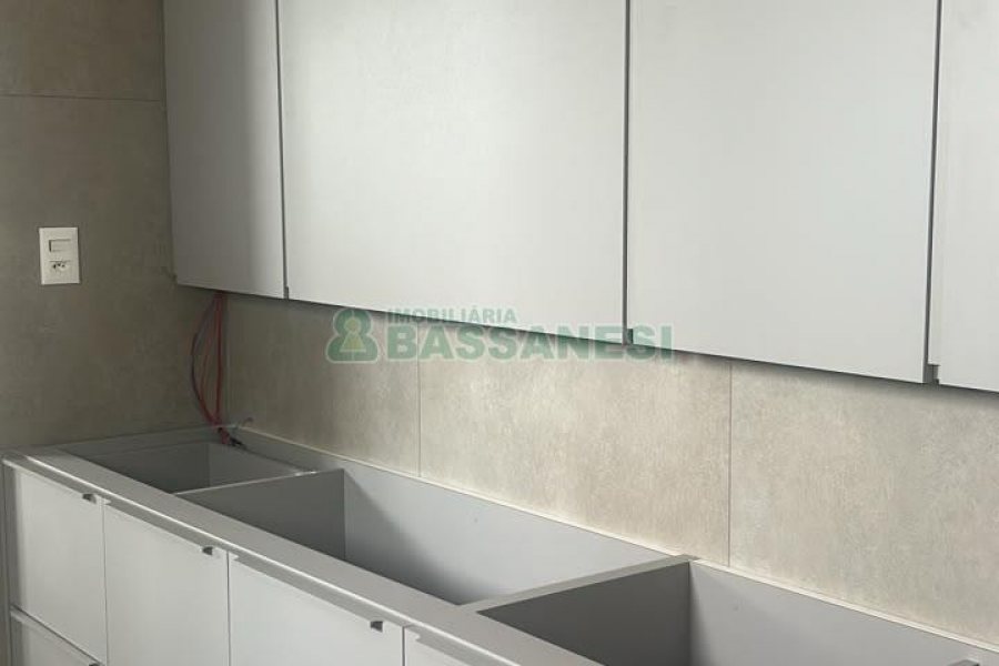 Apto Mobiliado com 251m², 3 dormitórios, no bairro Centro em Caxias do Sul para Alugar