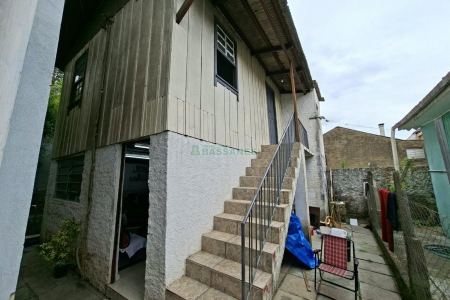 Casa com 40m², 2 dormitórios, no bairro Pio X em Caxias do Sul para Alugar