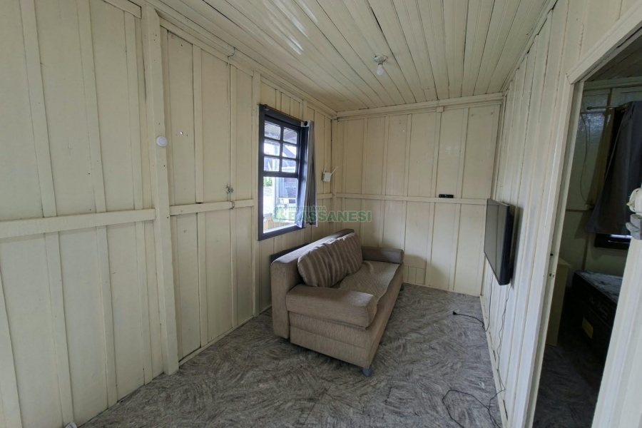 Casa com 40m², 2 dormitórios, no bairro Pio X em Caxias do Sul para Alugar