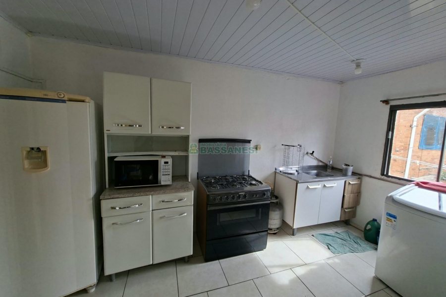 Casa com 40m², 2 dormitórios, no bairro Pio X em Caxias do Sul para Alugar
