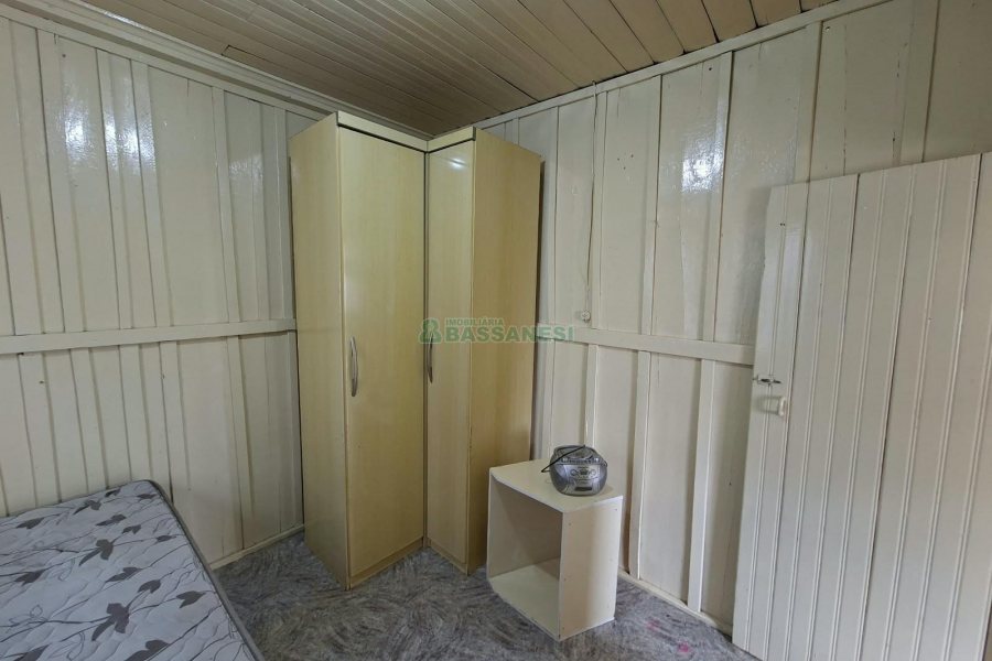 Casa com 40m², 2 dormitórios, no bairro Pio X em Caxias do Sul para Alugar