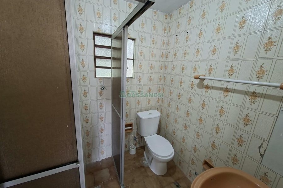 Casa com 40m², 2 dormitórios, no bairro Pio X em Caxias do Sul para Alugar
