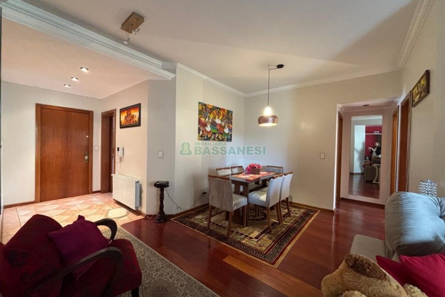 Apartamento com 108m², 2 dormitórios, 1 vaga, no bairro São Pelegrino em Caxias do Sul para Alugar