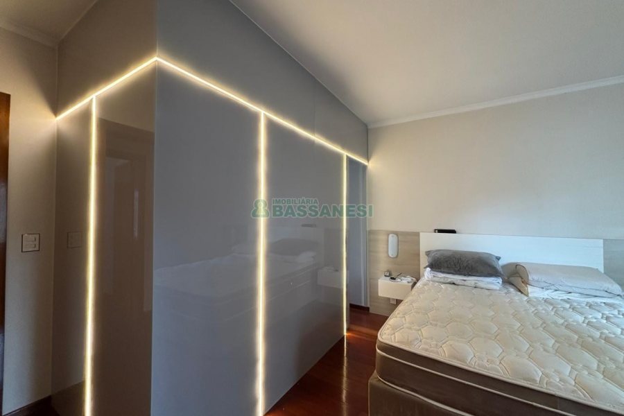 Apartamento com 108m², 2 dormitórios, 1 vaga, no bairro São Pelegrino em Caxias do Sul para Alugar