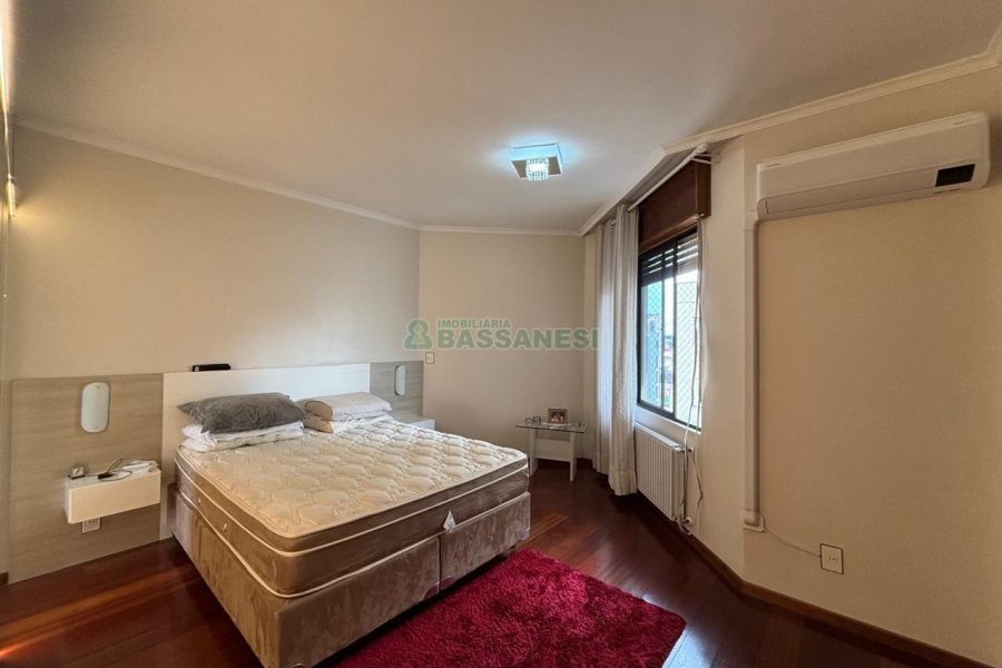 Apartamento com 108m², 2 dormitórios, 1 vaga, no bairro São Pelegrino em Caxias do Sul para Alugar