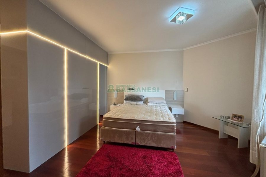 Apartamento com 108m², 2 dormitórios, 1 vaga, no bairro São Pelegrino em Caxias do Sul para Alugar
