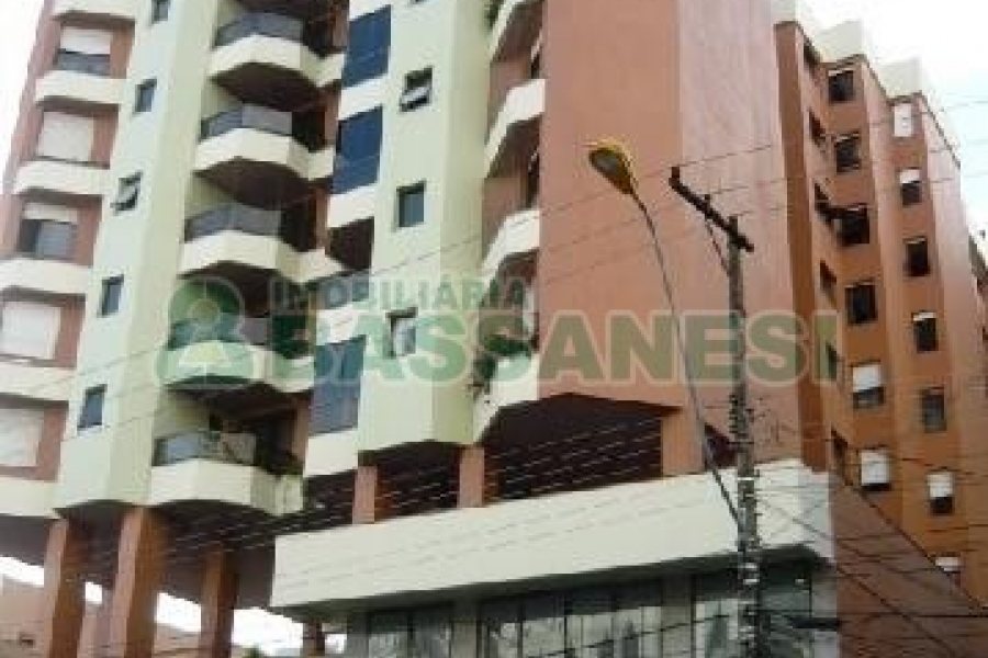 Apartamento com 108m², 2 dormitórios, 1 vaga, no bairro São Pelegrino em Caxias do Sul para Alugar