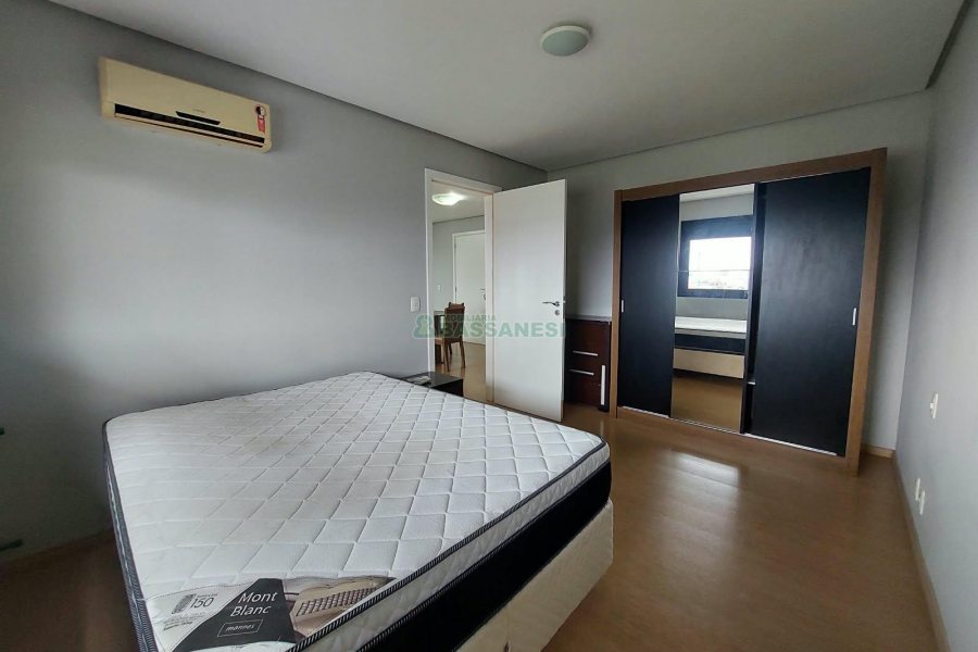 Apto Mobiliado com 60m², 1 dormitório, 1 vaga, no bairro Villagio Iguatemi em Caxias do Sul para Alugar
