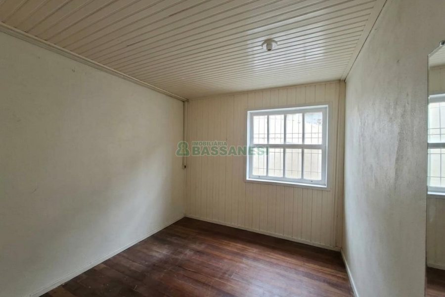 Casa com 56m², 3 dormitórios, 1 vaga, no bairro Cristo Redentor em Caxias do Sul para Alugar