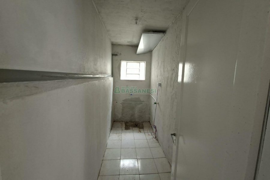 Casa com 56m², 3 dormitórios, 1 vaga, no bairro Cristo Redentor em Caxias do Sul para Alugar