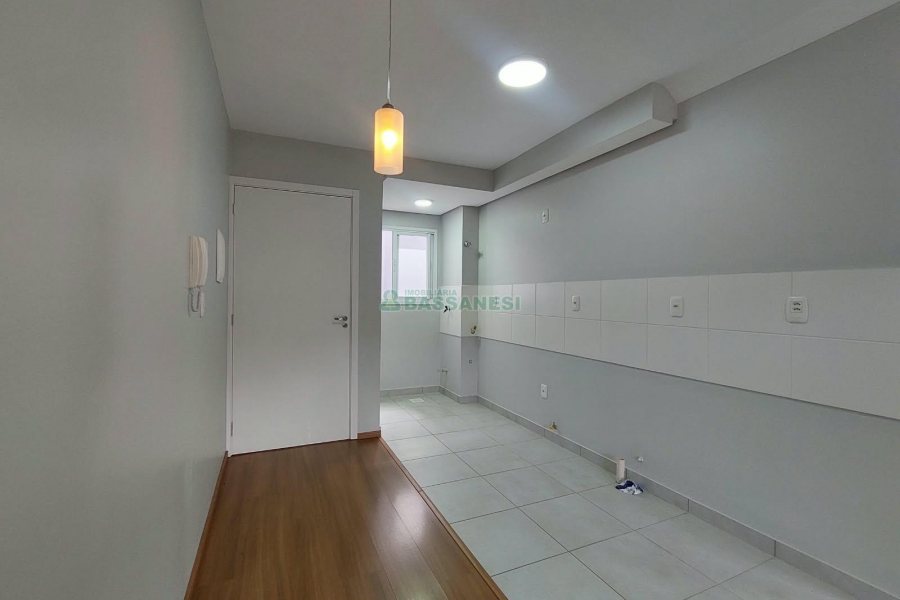 Apartamento com 65m², 2 dormitórios, 1 vaga, no bairro Nossa Senhora das Graças em Caxias do Sul para Alugar
