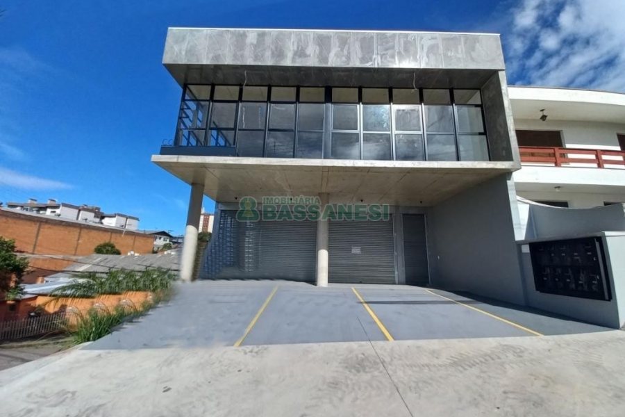 Loja com 145m², 1 vaga, no bairro Sagrada Família em Caxias do Sul para Alugar