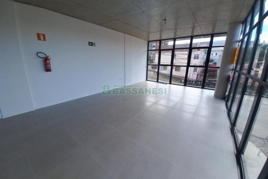 Loja com 145m², 1 vaga, no bairro Sagrada Família em Caxias do Sul para Alugar