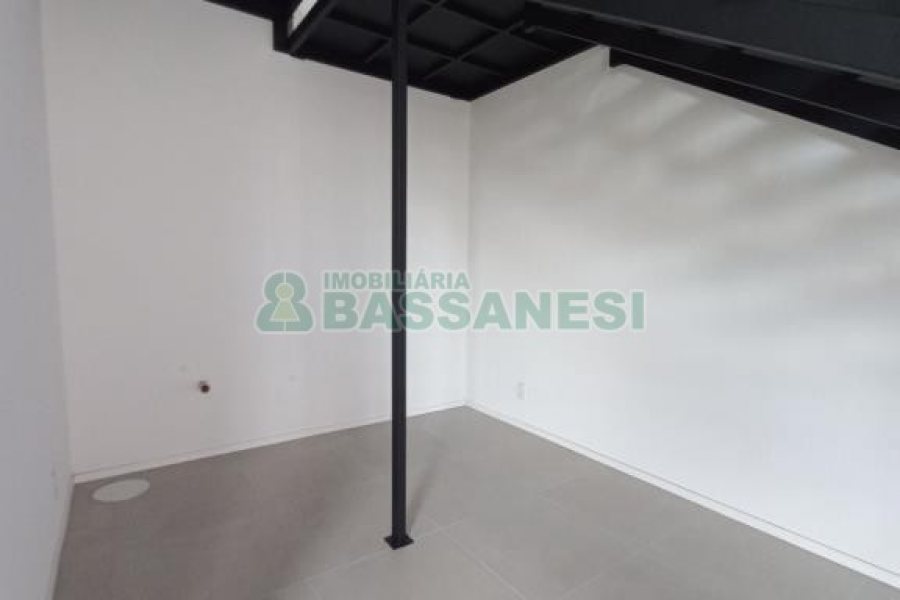 Loja com 145m², 1 vaga, no bairro Sagrada Família em Caxias do Sul para Alugar