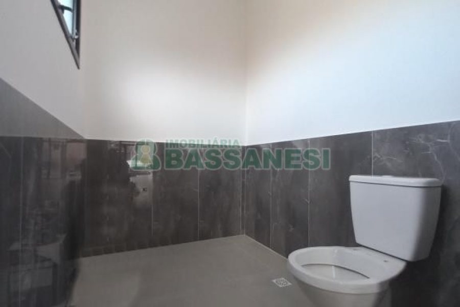 Loja com 145m², 1 vaga, no bairro Sagrada Família em Caxias do Sul para Alugar