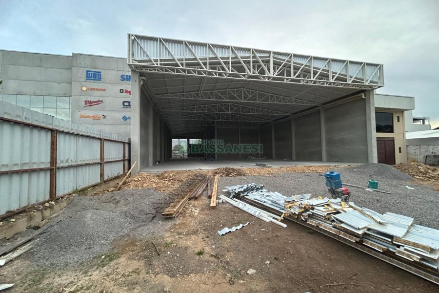 Loja com 700m², no bairro São José em Caxias do Sul para Alugar