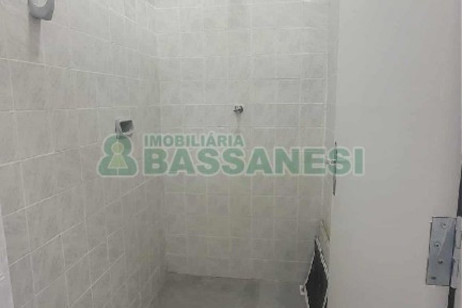 Pavilhão com 180m², 1 vaga, no bairro São José em Caxias do Sul para Alugar