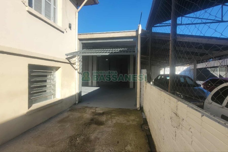 Pavilhão com 180m², 1 vaga, no bairro São José em Caxias do Sul para Alugar