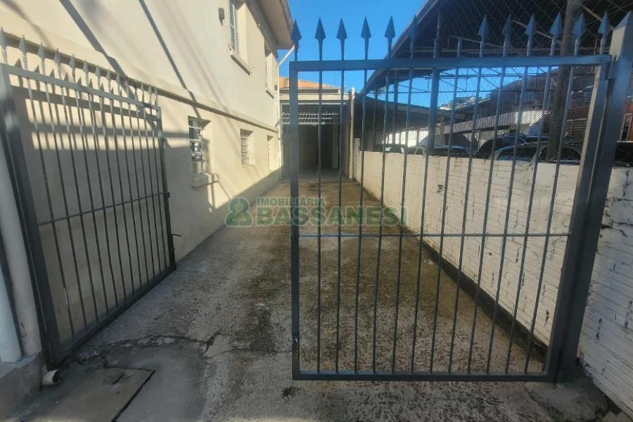 Pavilhão com 180m², 1 vaga, no bairro São José em Caxias do Sul para Alugar