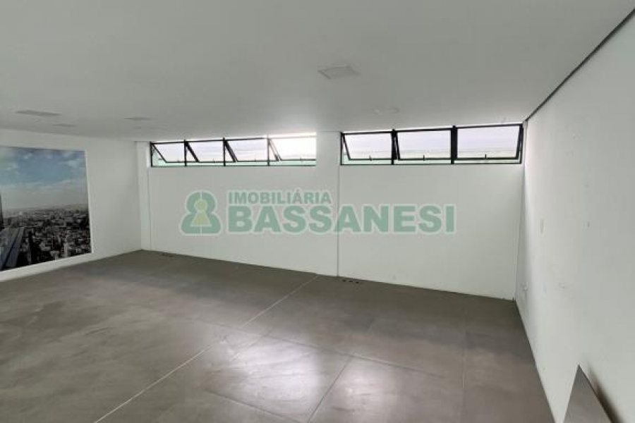 Loja com 200m², no bairro Cinqüentenário em Caxias do Sul para Alugar