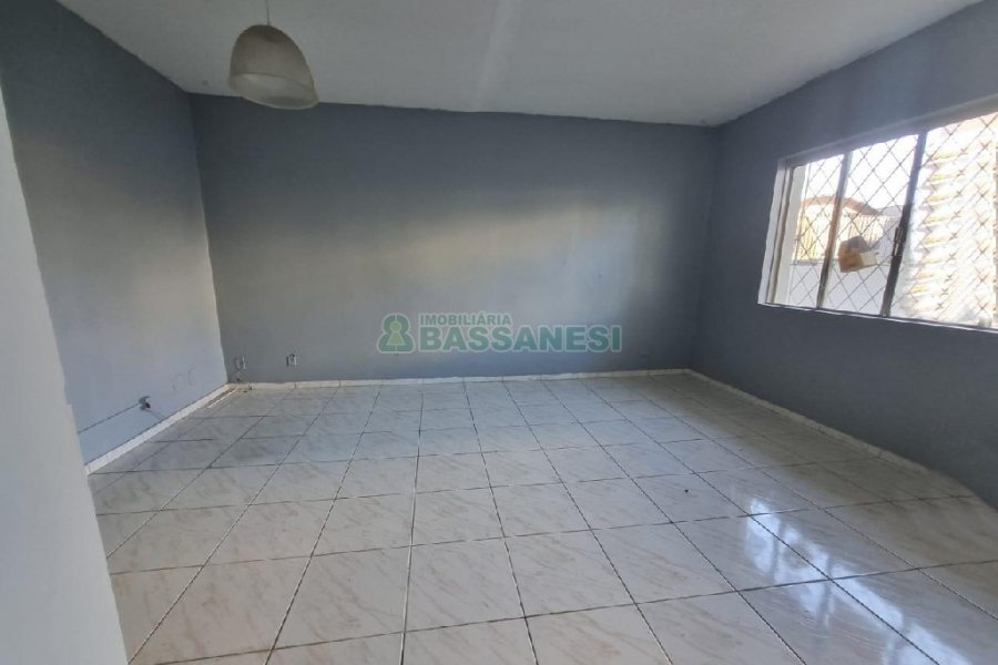 Loja com 150m², no bairro Pio X em Caxias do Sul para Alugar