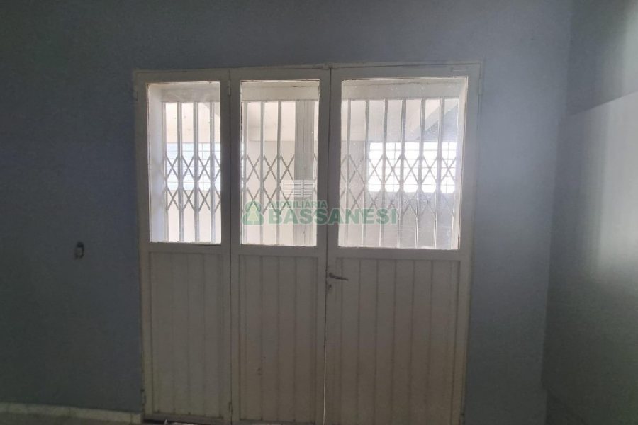 Loja com 150m², no bairro Pio X em Caxias do Sul para Alugar