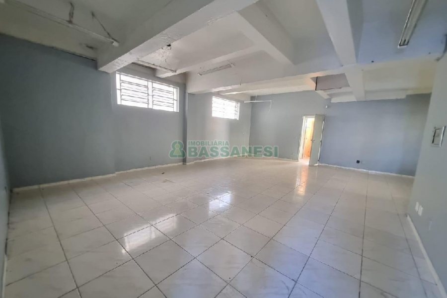 Loja com 150m², no bairro Pio X em Caxias do Sul para Alugar