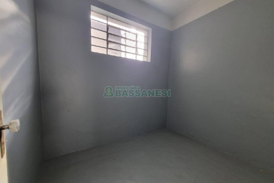 Loja com 150m², no bairro Pio X em Caxias do Sul para Alugar