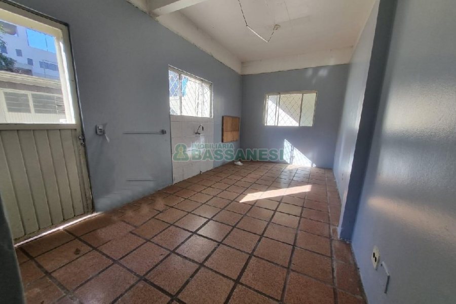 Loja com 150m², no bairro Pio X em Caxias do Sul para Alugar