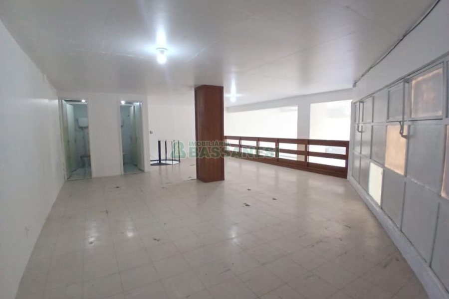Loja com 156m², no bairro Lourdes em Caxias do Sul para Alugar