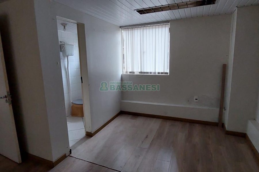 Sobreloja com 200m², no bairro São Pelegrino em Caxias do Sul para Alugar