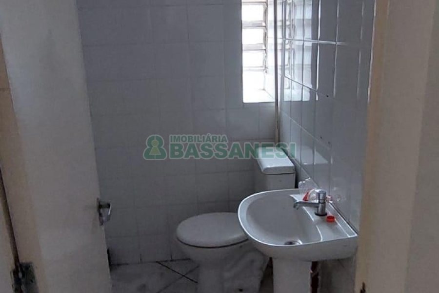 Sobreloja com 200m², no bairro São Pelegrino em Caxias do Sul para Alugar