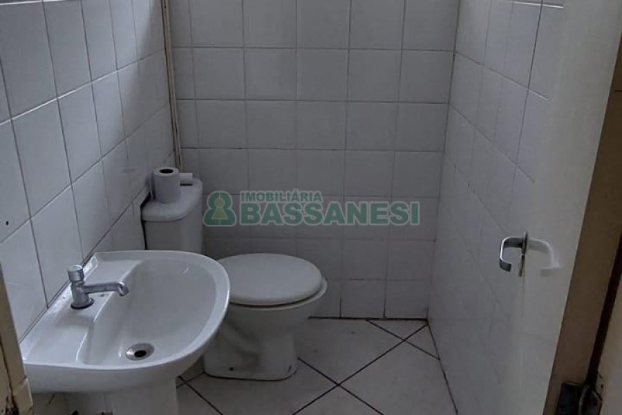 Sobreloja com 200m², no bairro São Pelegrino em Caxias do Sul para Alugar