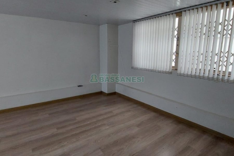 Sobreloja com 200m², no bairro São Pelegrino em Caxias do Sul para Alugar