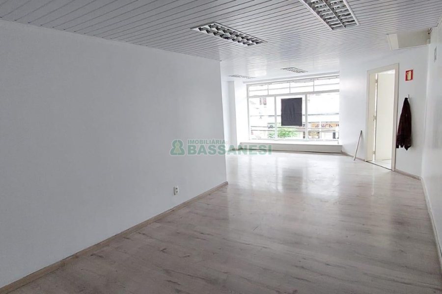 Sobreloja com 200m², no bairro São Pelegrino em Caxias do Sul para Alugar