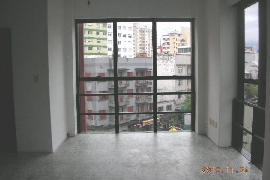 Sala com 65m², no bairro São Pelegrino em Caxias do Sul para Comprar