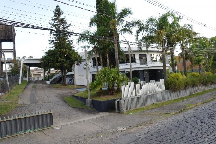 Predio com 1296m², 3 dormitórios, no bairro De Lazzer em Caxias do Sul para Comprar