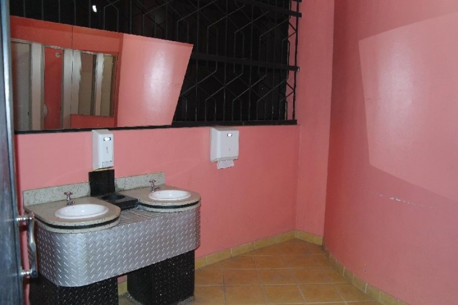 Predio com 1296m², 3 dormitórios, no bairro De Lazzer em Caxias do Sul para Comprar