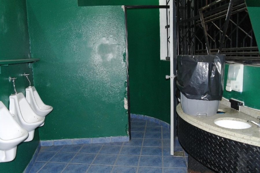 Predio com 1296m², 3 dormitórios, no bairro De Lazzer em Caxias do Sul para Comprar