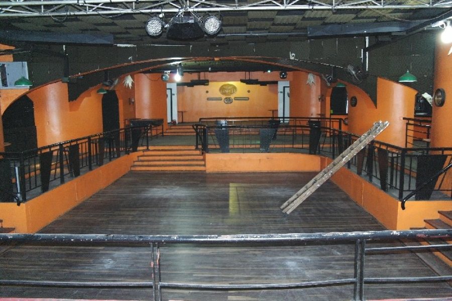 Predio com 1296m², 3 dormitórios, no bairro De Lazzer em Caxias do Sul para Comprar