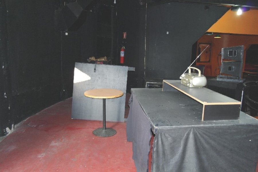 Predio com 1296m², 3 dormitórios, no bairro De Lazzer em Caxias do Sul para Comprar