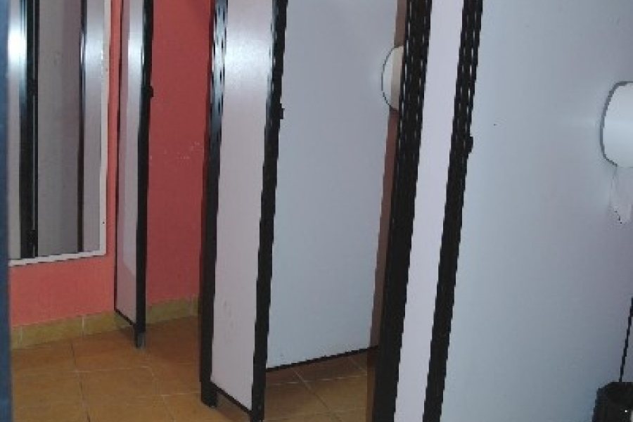 Predio com 1296m², 3 dormitórios, no bairro De Lazzer em Caxias do Sul para Comprar