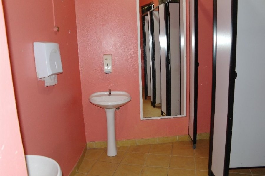 Predio com 1296m², 3 dormitórios, no bairro De Lazzer em Caxias do Sul para Comprar