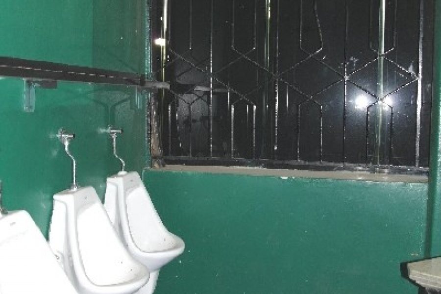 Predio com 1296m², 3 dormitórios, no bairro De Lazzer em Caxias do Sul para Comprar