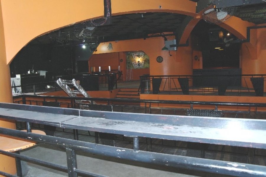 Predio com 1296m², 3 dormitórios, no bairro De Lazzer em Caxias do Sul para Comprar