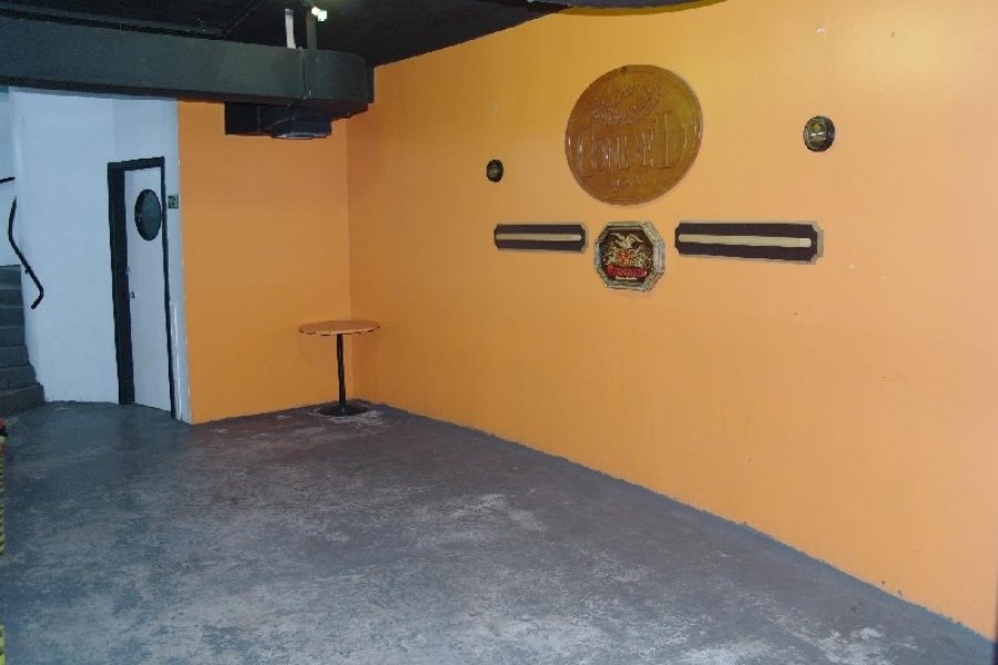 Predio com 1296m², 3 dormitórios, no bairro De Lazzer em Caxias do Sul para Comprar