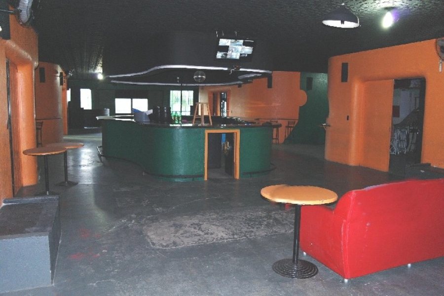 Predio com 1296m², 3 dormitórios, no bairro De Lazzer em Caxias do Sul para Comprar